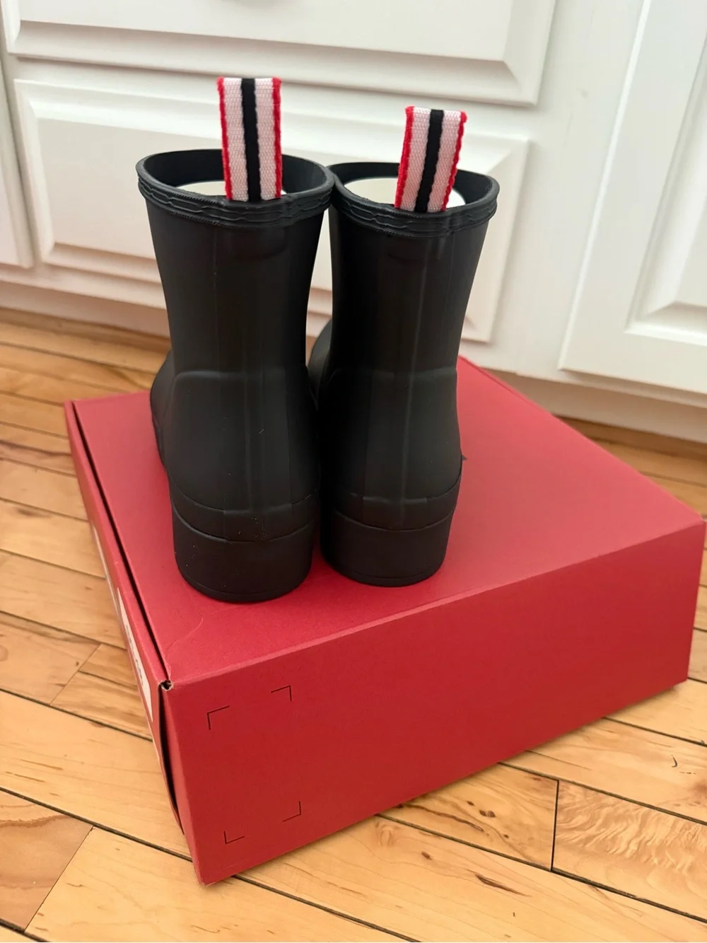 New In Box Hunter Short Boots Black Womens Size 10 Rain Boots Waterproof Rubber